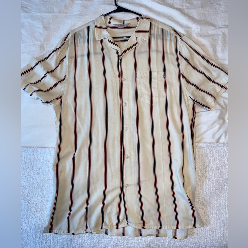 Short sleeve trendy button up